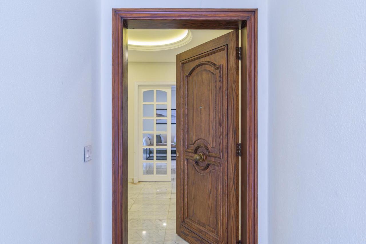 Apartment Crest 3-bedroom In Hamra W- 24-7 Power Beirut