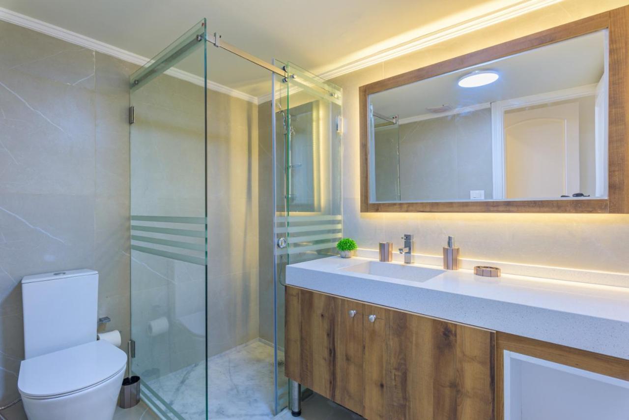 Crest 3-bedroom In Hamra W- 24-7 Power Apartment Beirut